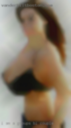 I am groups bi couple a gentle and  kind Asian woman.